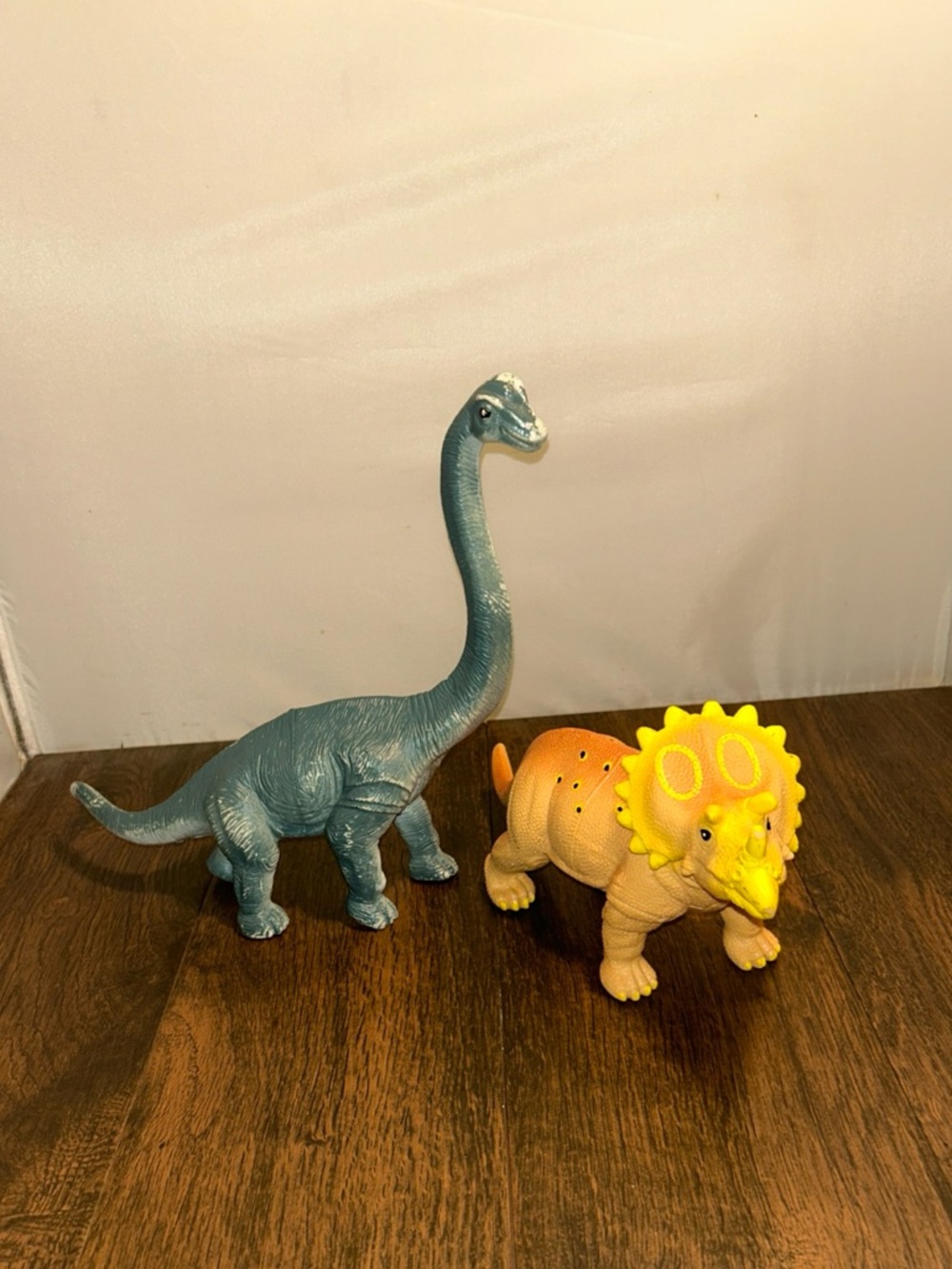 Learning Resources Jumbo Dinosaurs Figures Brontosaurus Triceratops